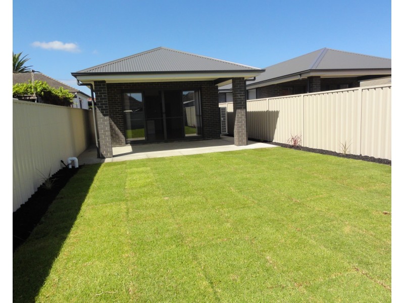 61A Dumfries Avenue, Seaton SA 5023