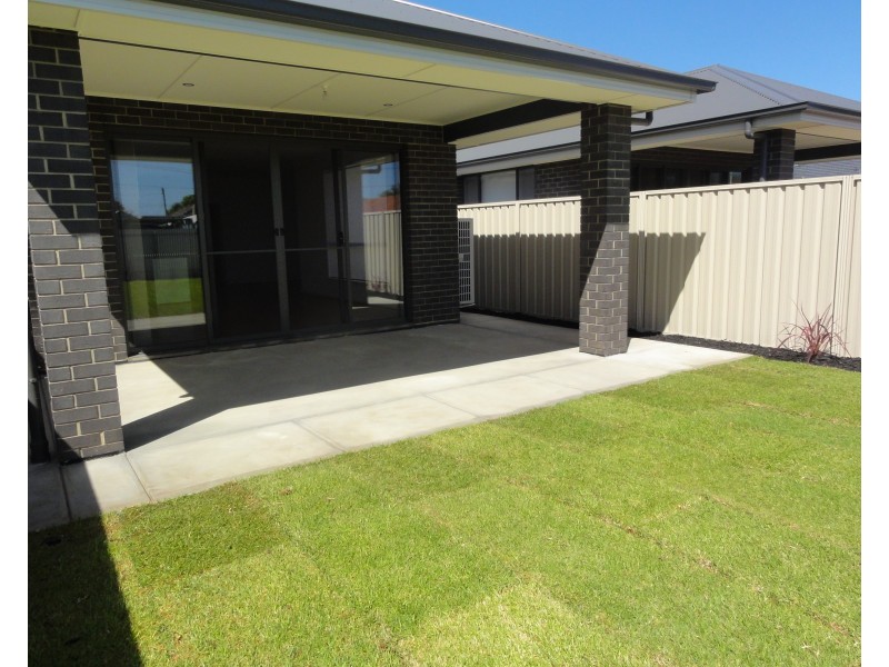 61A Dumfries Avenue, Seaton SA 5023