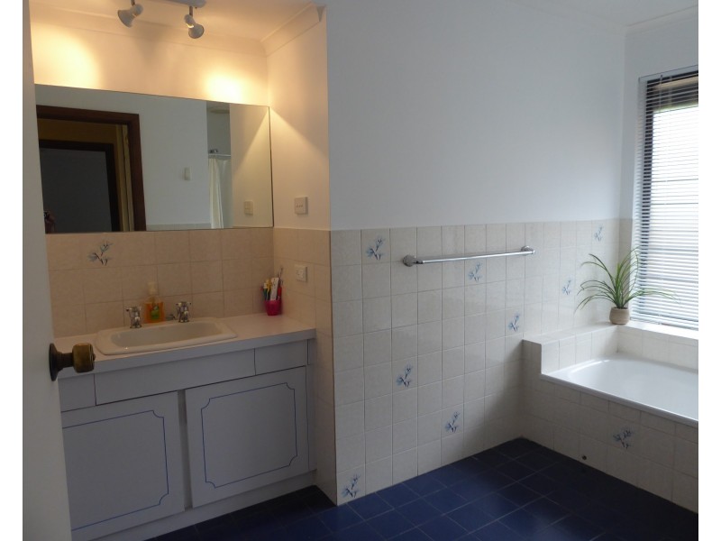 22 Lakeview Avenue, West Lakes SA 5021