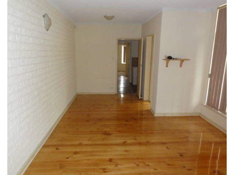 2/16 Russell Street, Rosewater SA 5013