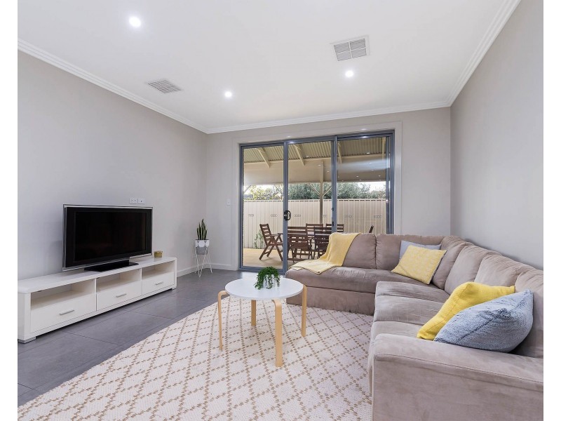 15b Marinoff Street, Seaton SA 5023