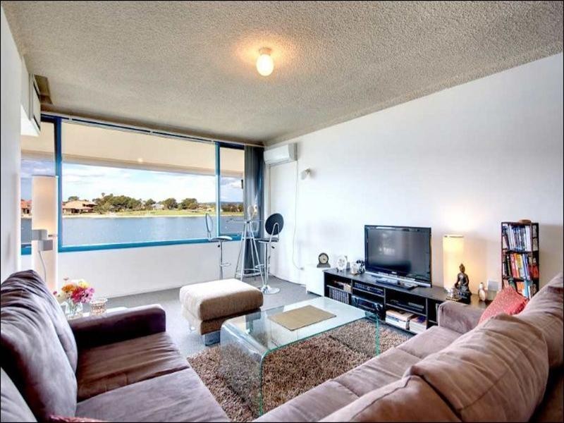 2/80 Military Road, Tennyson SA 5022