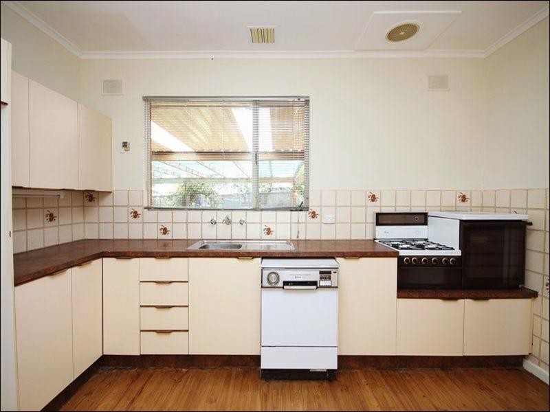 22 Leabrook Drive, Para Hills SA 5096