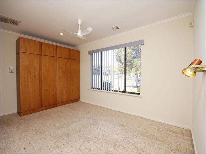 22 Leabrook Drive, Para Hills SA 5096