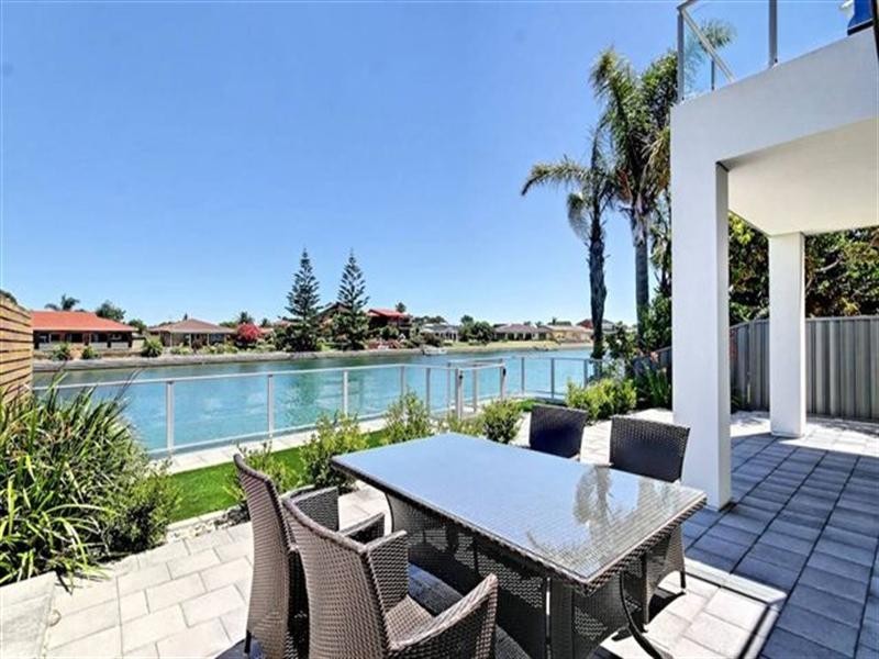 38 Antigua Grove, West Lakes SA 5021