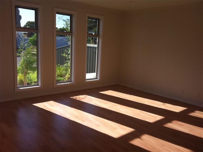 1 and 2/1a Montrose Avenue, Seaton SA 5023