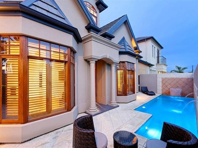 2 Medallion Drive, Grange SA 5022