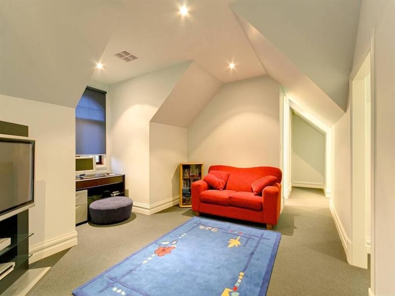 2 Medallion Drive, Grange SA 5022