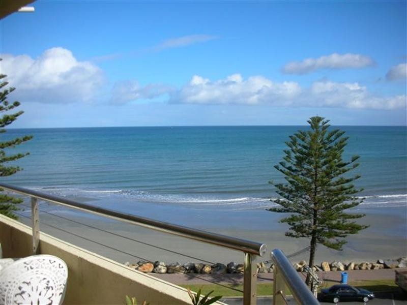 5b/13 North Esplanade, Glenelg North SA 5045