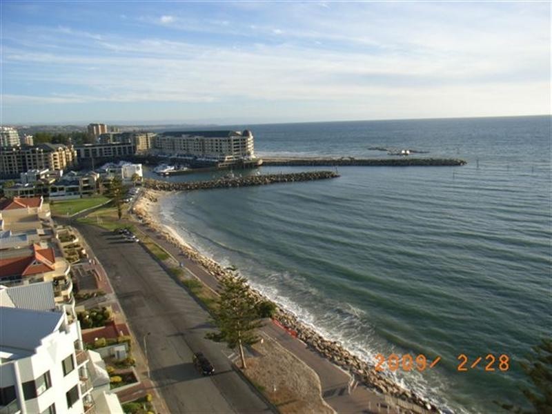 5b/13 North Esplanade, Glenelg North SA 5045