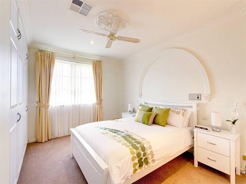 1 Tennyson Heights Court, Tennyson SA 5022