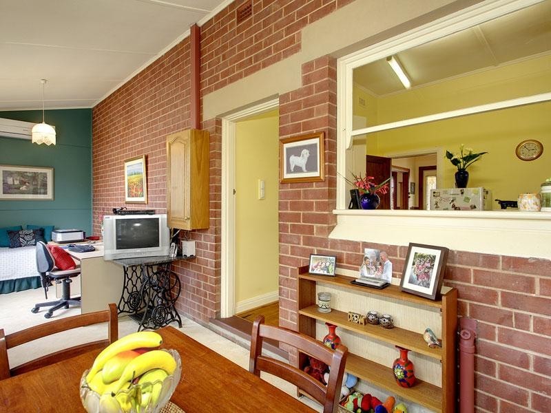 65 Oval Avenue, Woodville South SA 5011