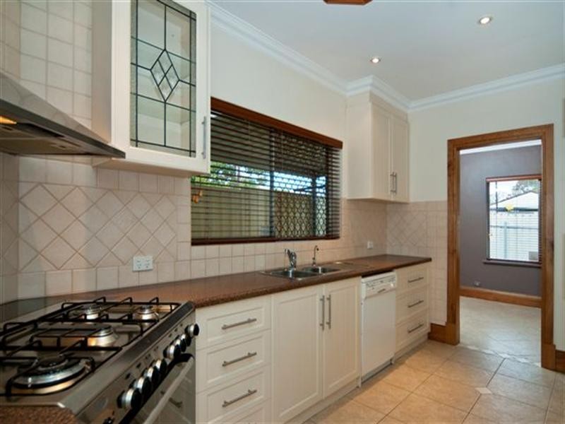 16 Clifford Way, Valley View SA 5093