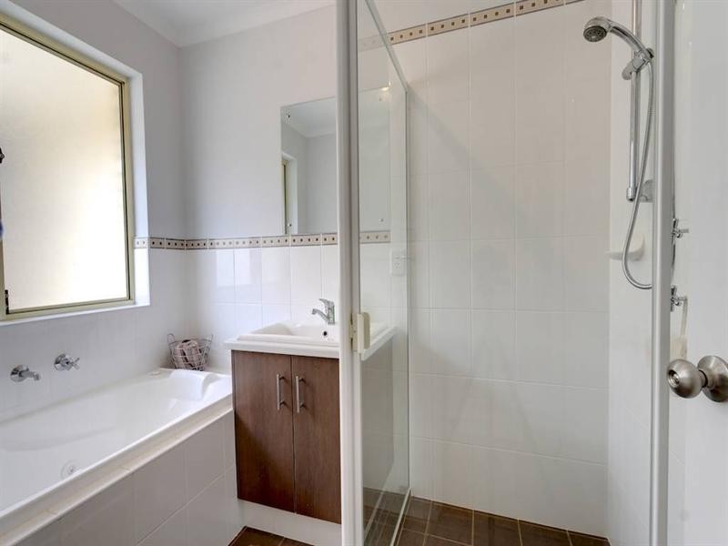 9a Mallacoota Place, West Lakes Shore SA 5020