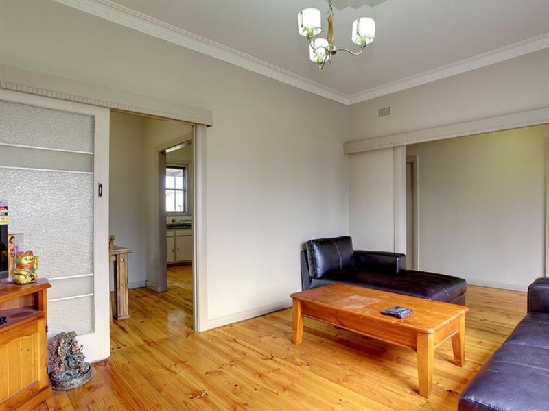 11 Glenavon Street, Woodville South SA 5011