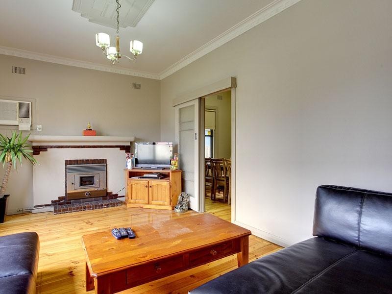 11 Glenavon Street, Woodville South SA 5011