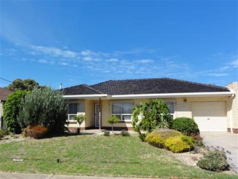 12 Fairway Crescent, Seaton SA 5023