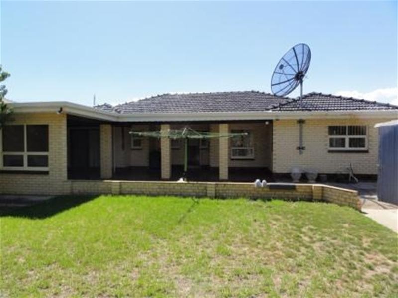 12 Fairway Crescent, Seaton SA 5023