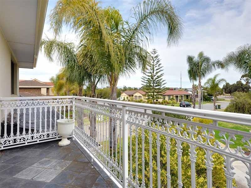 19 Manly Circuit, West Lakes Shore SA 5020