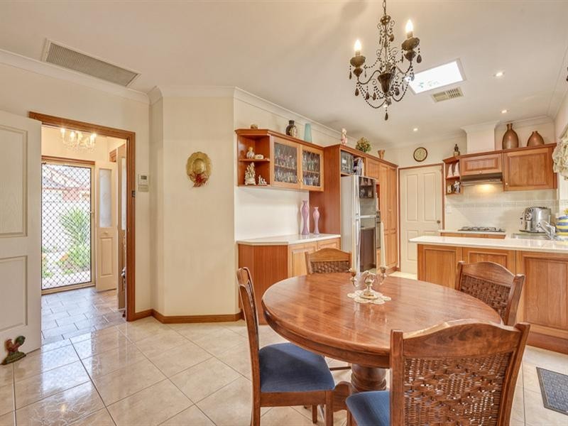 2/25 Russ Avenue, Seaton SA 5023