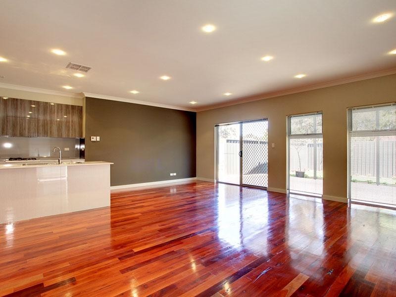 2A Edwards Avenue, Park Holme SA 5043