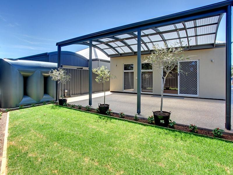 2A Edwards Avenue, Park Holme SA 5043