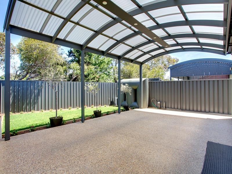 2A Edwards Avenue, Park Holme SA 5043