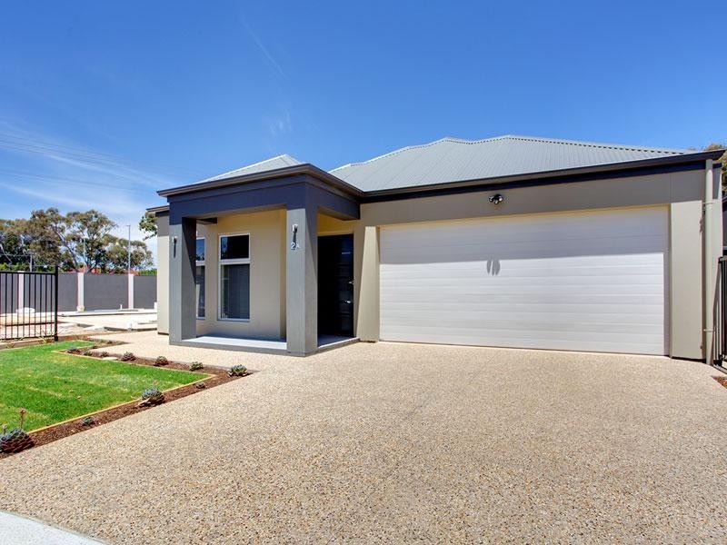 2A Edwards Avenue, Park Holme SA 5043