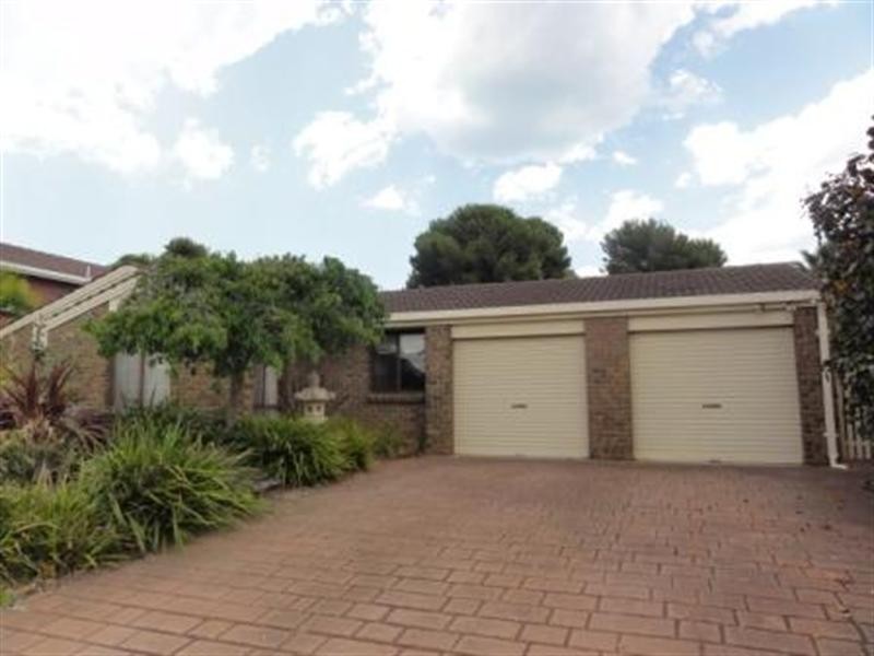 4 Kerr Grove, West Lakes SA 5021