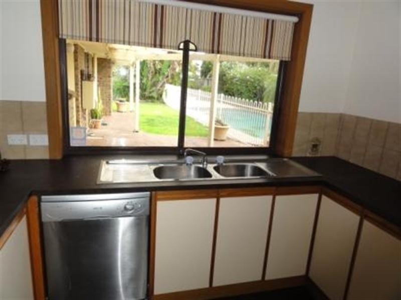 4 Kerr Grove, West Lakes SA 5021