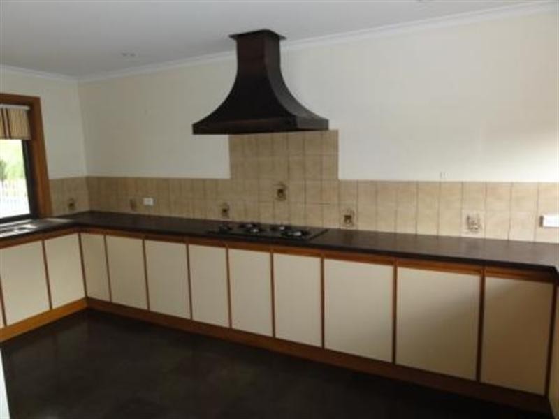 4 Kerr Grove, West Lakes SA 5021