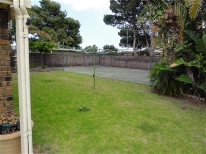 4 Kerr Grove, West Lakes SA 5021