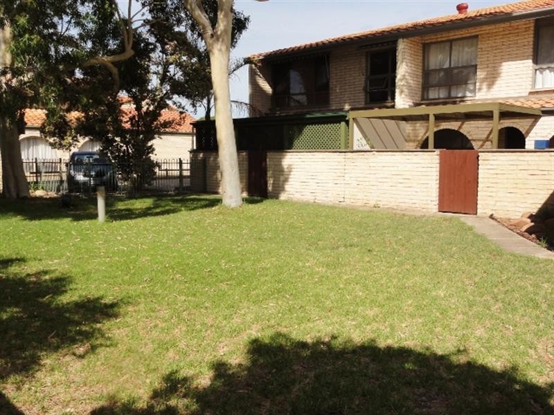 unit 8/1 Mooloola Way, West Lakes Shore SA 5020