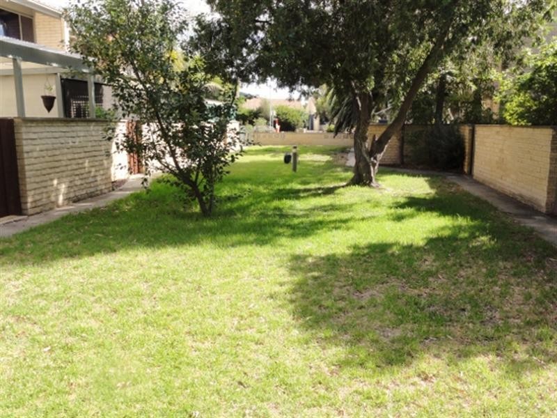 unit 8/1 Mooloola Way, West Lakes Shore SA 5020