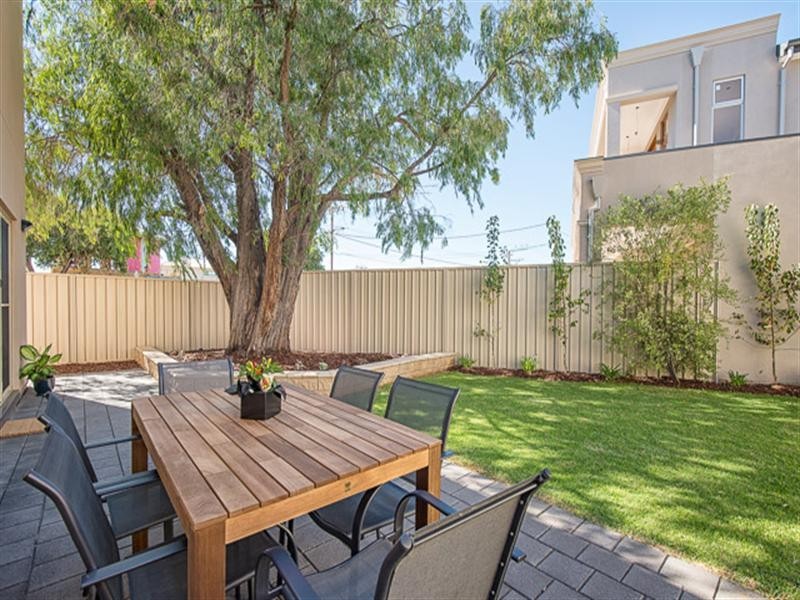 17c Westmoreland Road, Grange SA 5022