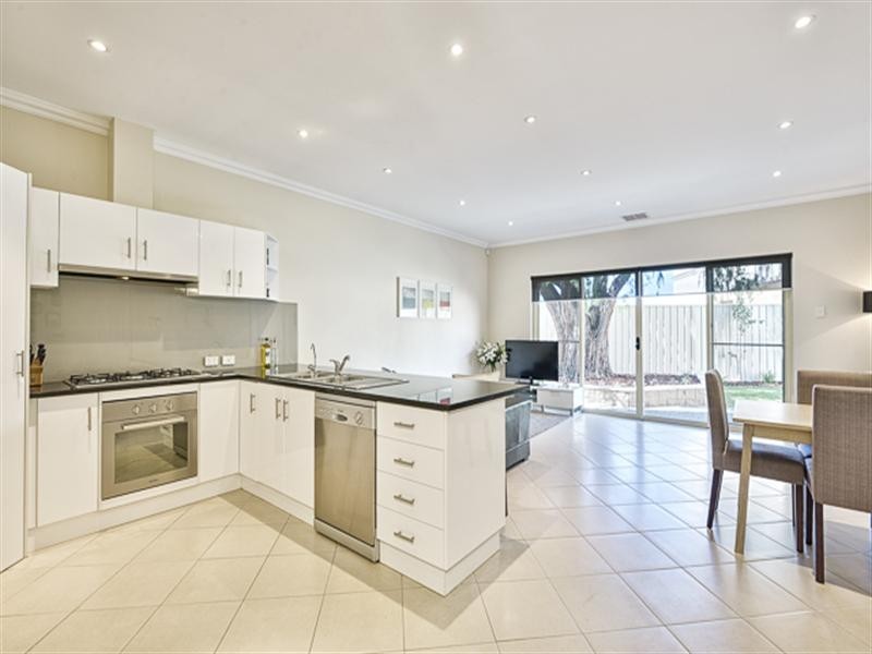 17c Westmoreland Road, Grange SA 5022