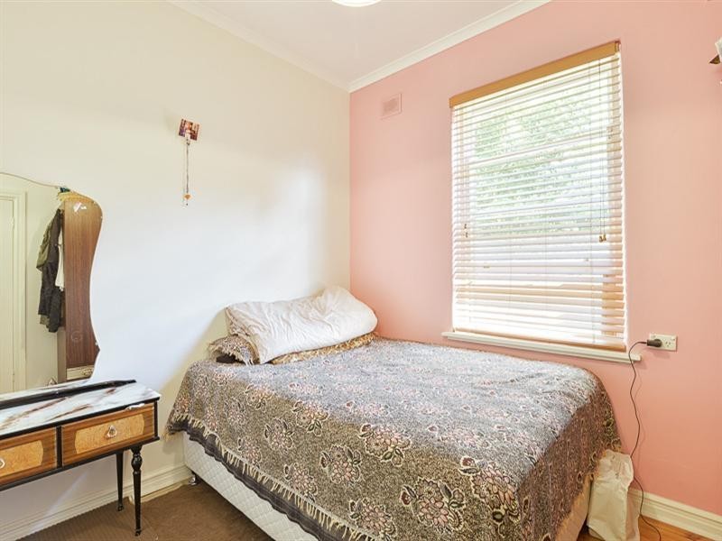 10 Poole Avenue, Woodville South SA 5011