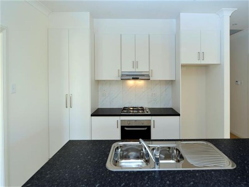 12 Hennessey Terrace, Pennington SA 5013