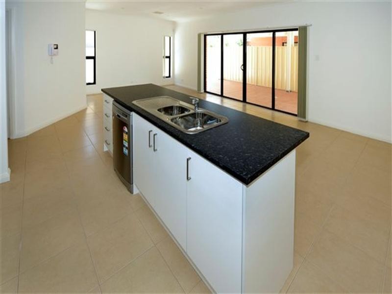 12 Hennessey Terrace, Pennington SA 5013