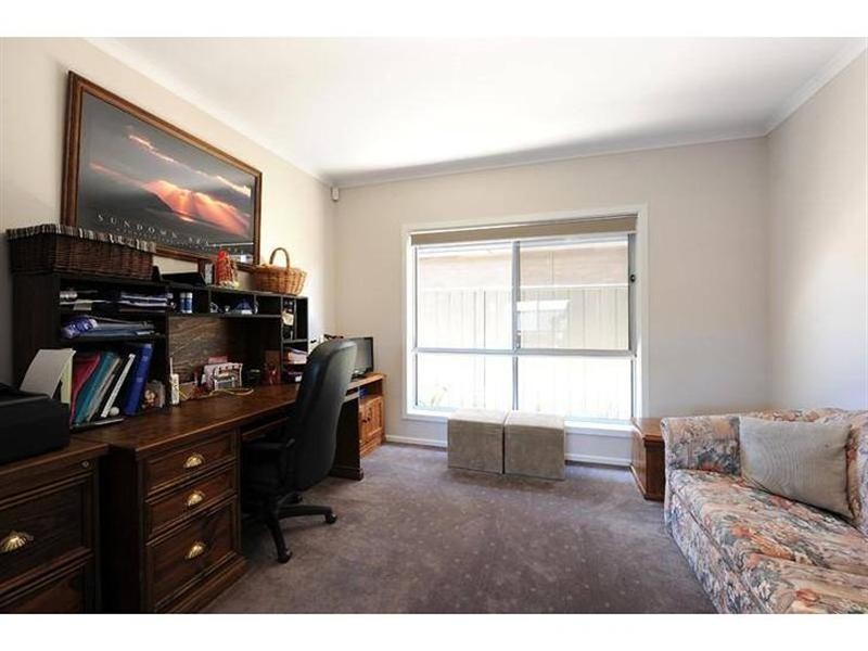 17 Emery Place, Woodville SA 5011