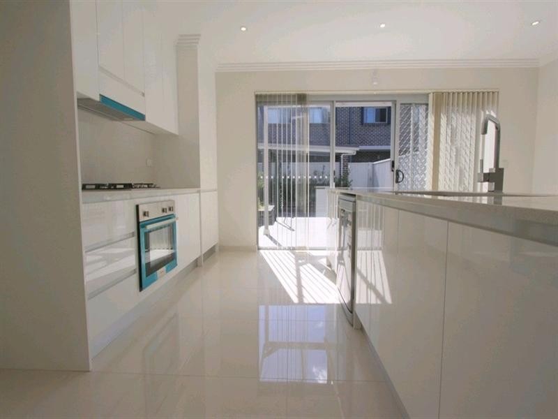 2/68 Hassall Street, Parramatta NSW 2150