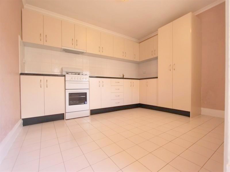 52 The Avenue, Granville NSW 2142