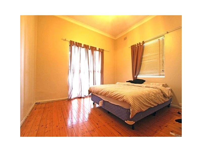 4 Windsor Avenue, Croydon Park NSW 2133