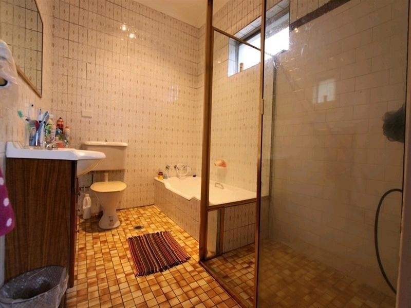 4 Windsor Avenue, Croydon Park NSW 2133