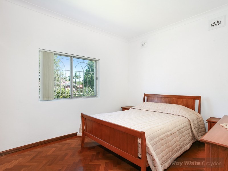 38 Linthorn Avenue, Croydon Park NSW 2133