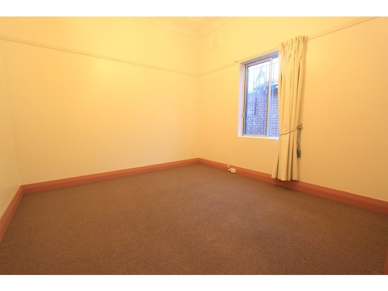 16 Platts Avenue, Belmore NSW 2192