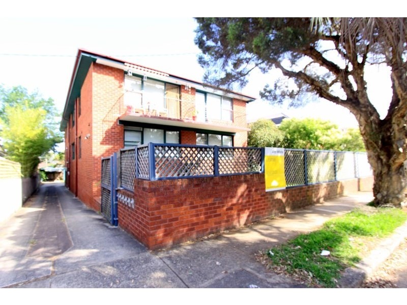 2/37 Edwin St Sth, Croydon NSW 2132