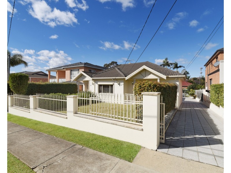 31 Rea Street, Greenacre NSW 2190