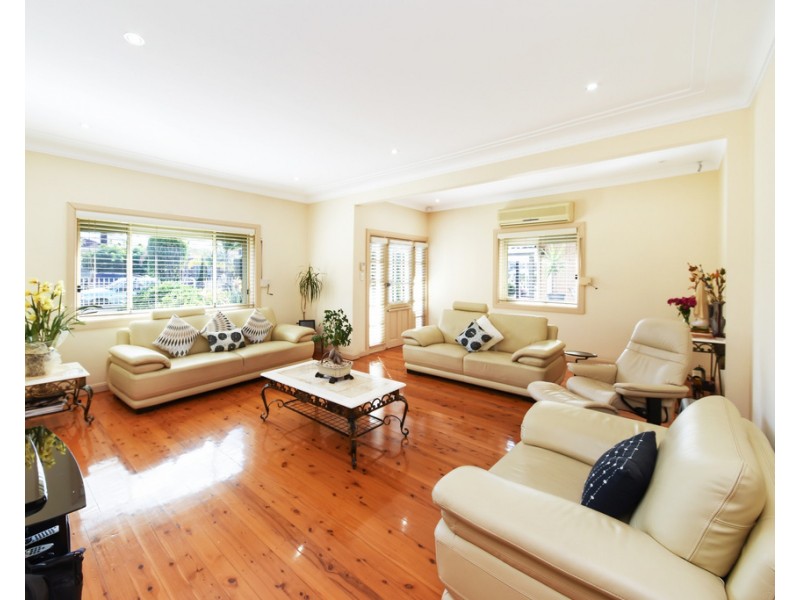 31 Rea Street, Greenacre NSW 2190