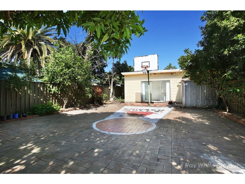 30 Heighway Avenue, Ashfield NSW 2131